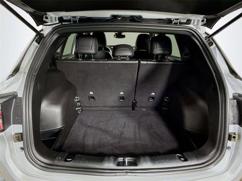 Used 2025 Jeep Compass Latitude image 16