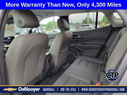Used 2025 Chevrolet Trax ACTIV FWD image 22
