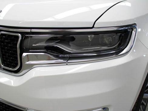 New 2025 Jeep Wagoneer L Series II image 45