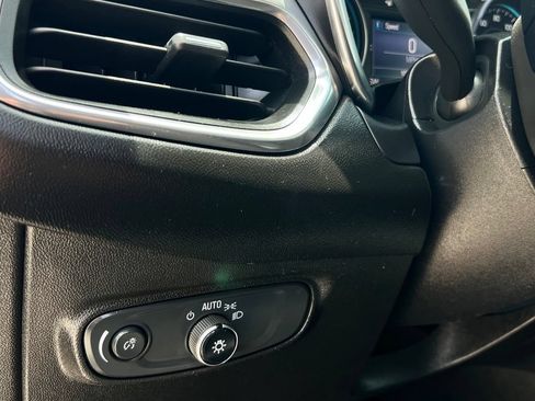 Used 2020 Chevrolet Equinox LT FWD image 24