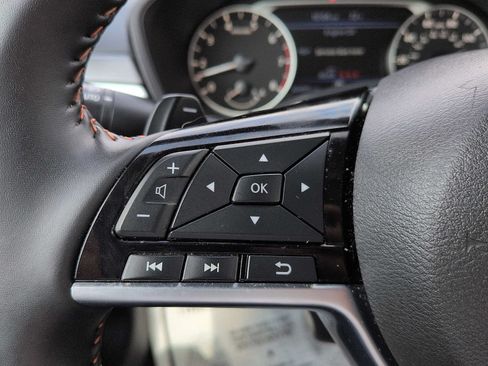 Used 2025 Nissan Altima 2.5 SR FWD image 13