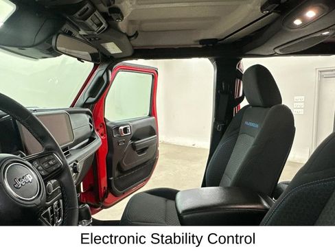 Used 2025 Jeep Wrangler Unlimited Rubicon 4xe w/ Convenience Group AWD/4WD image 35