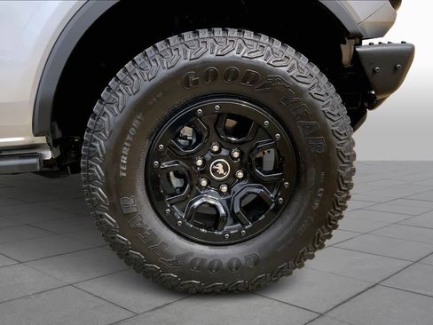 Used 2024 Ford Bronco Wildtrak image 12