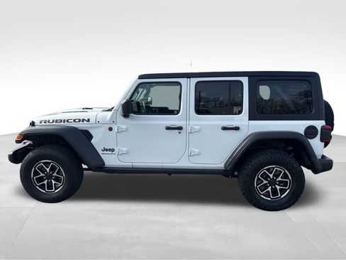 Used 2024 Jeep Wrangler Rubicon image 2