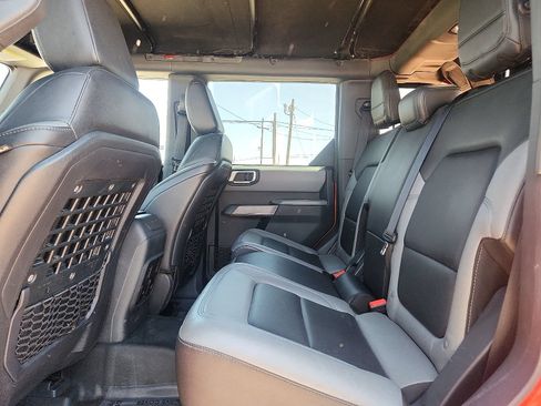 Used 2022 Ford Bronco Black Diamond AWD/4WD image 9