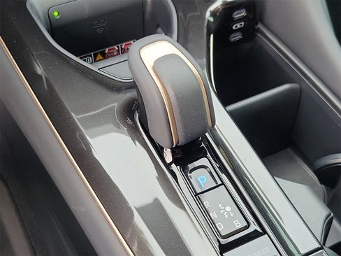 Used 2026 Toyota Crown XLE image 25