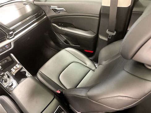 Used 2023 Kia Sportage SX image 25