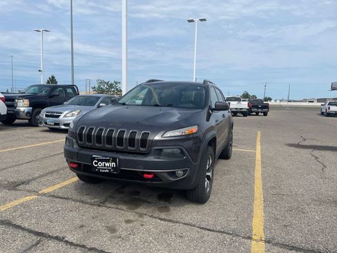Used 2015 Jeep Cherokee Trailhawk AWD/4WD image 4