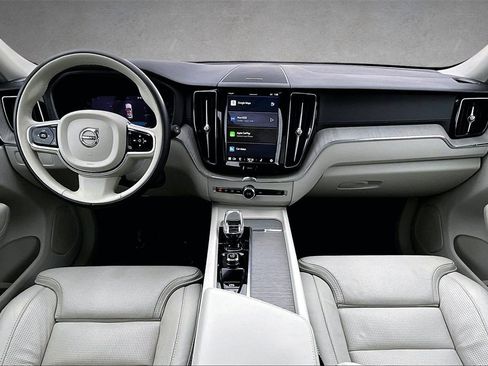 Certified 2023 Volvo XC60 B5 Ultimate w/ Climate Package image 7
