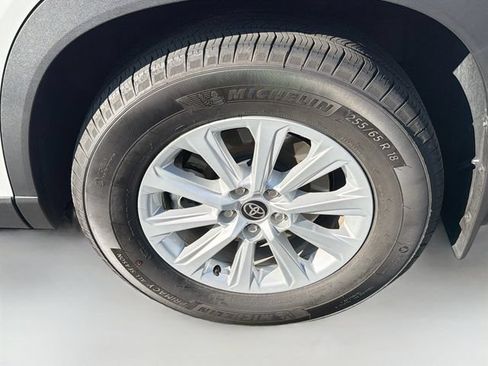 Used 2025 Toyota Grand Highlander AWD image 29