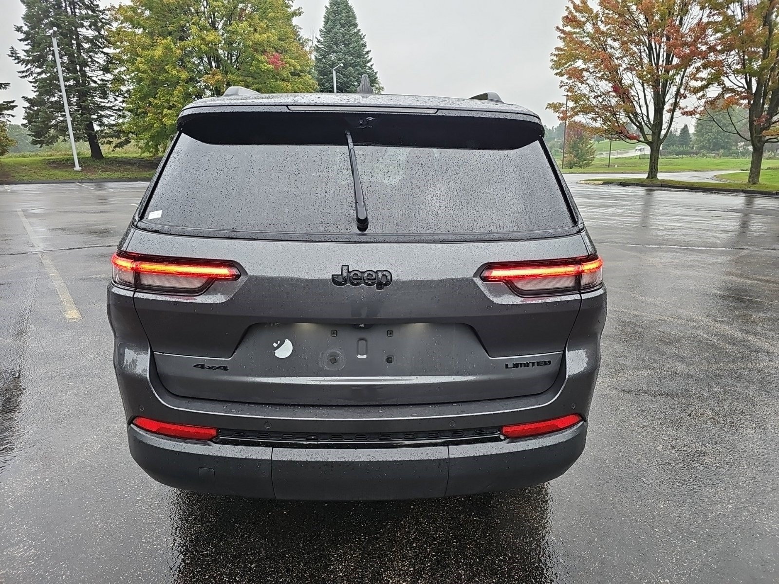 Used 2023 Jeep Grand Cherokee L Limited w/ Luxury Tech Group II AWD/4WD image 5