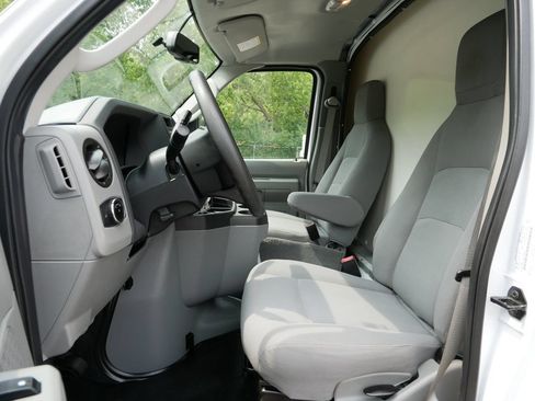 Used 2024 Ford E-450 and Econoline 450 Super Duty w/ Power Windows & Locks Group RWD image 10