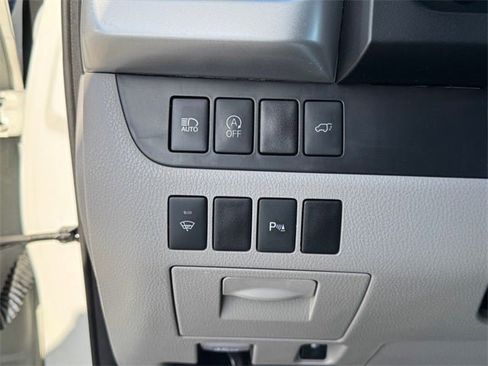 Used 2017 Toyota Highlander Limited image 23