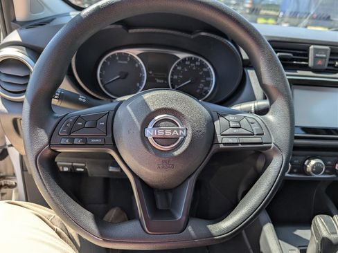Used 2024 Nissan Versa S FWD image 9