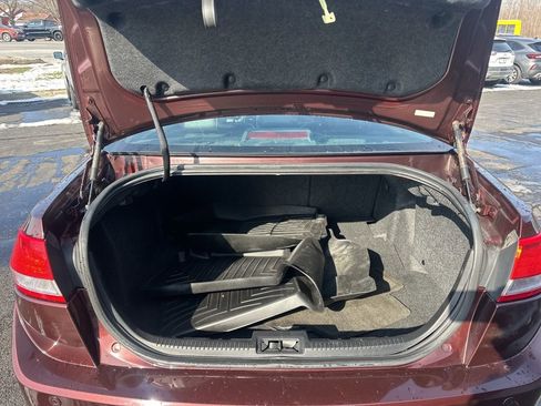 Used 2012 Lincoln MKZ image 33