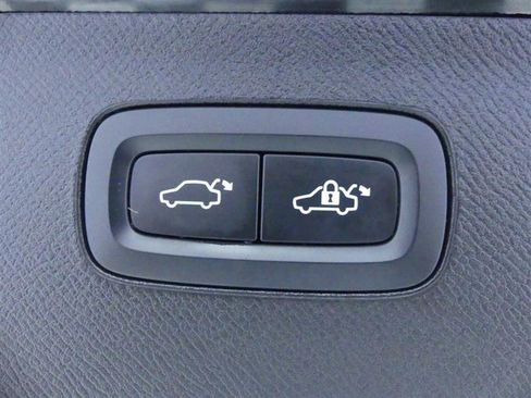 Used 2023 Volvo XC90 B5 Plus w/ Protection Package Premier AWD/4WD image 27
