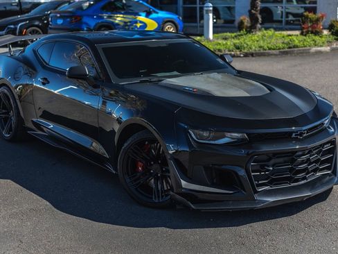 Used 2020 Chevrolet Camaro ZL1 image 2