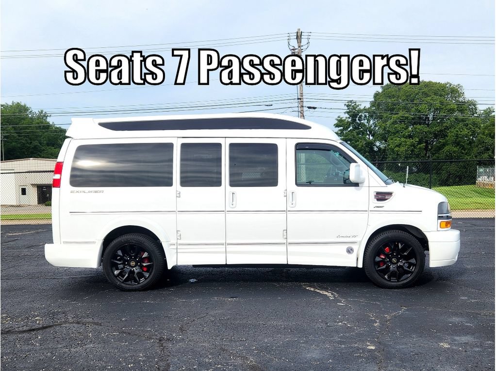 Used 2023 Chevrolet Express 2500 RWD image 2