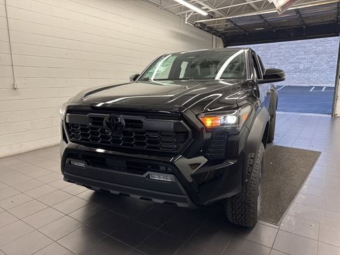 New 2026 Toyota Tacoma TRD Off-Road image 3