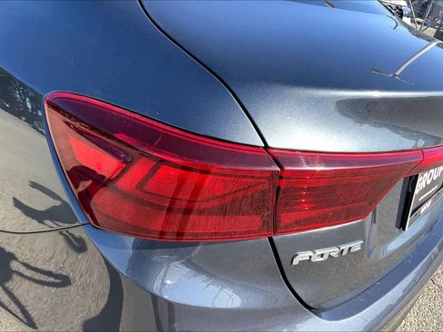Used 2021 Kia Forte LXS image 28