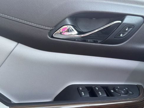Used 2020 GMC Acadia SLE w/ LPO, Floor Liner Package FWD image 14