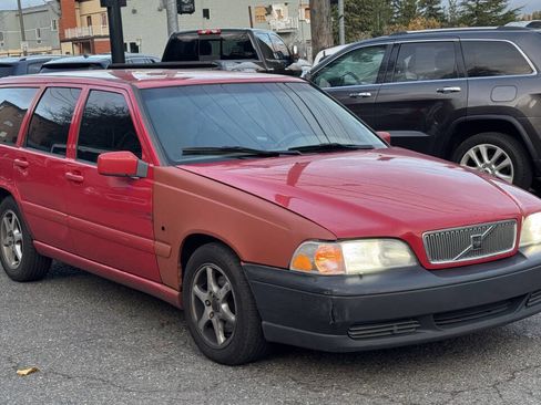 Used 1998 Volvo V70 image 8