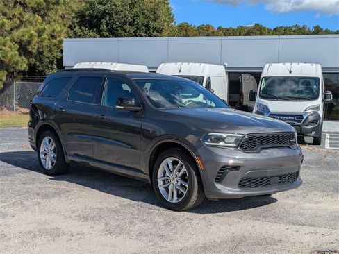 Used 2024 Dodge Durango GT image 2