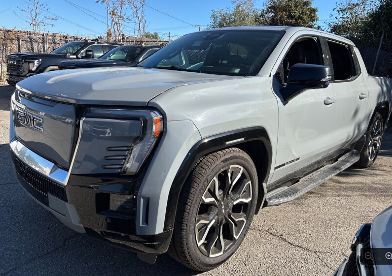 Used 2024 GMC Sierra EV Denali AWD/4WD image 1