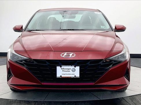Used 2023 Hyundai Elantra SEL image 3