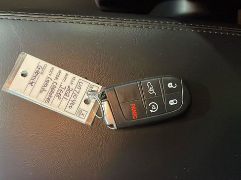 Used 2021 Jeep Grand Cherokee Laredo w/ Security & Convenience Group image 22