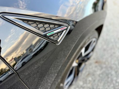 Used 2024 Lamborghini Urus S image 15