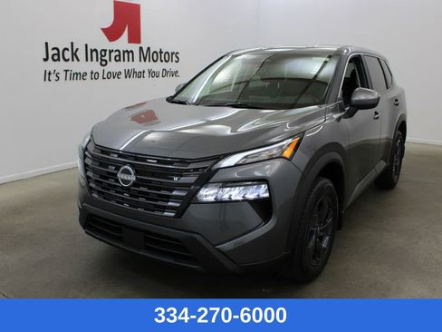 New 2026 Nissan Rogue SV FWD image 1