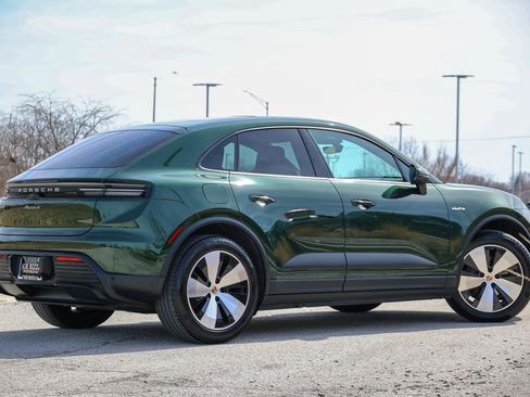 Certified 2025 Porsche Macan 4 Electric image 11