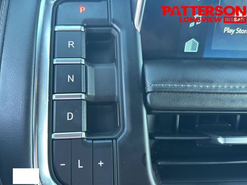 Used 2023 Chevrolet Tahoe Z71 w/ Luxury Package AWD/4WD image 17