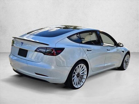 Used 2021 Tesla Model 3 Standard Range Plus image 5