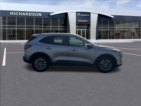 Used 2022 Ford Escape SE w/ Cold Weather Package image 7