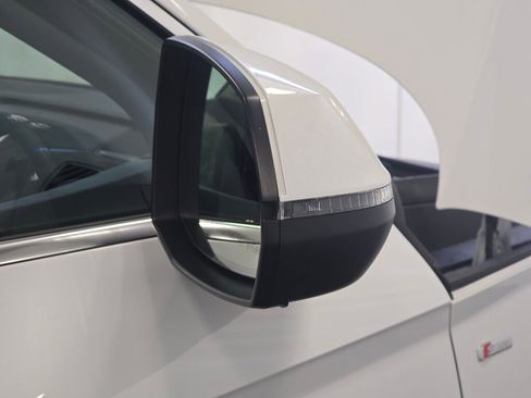 Certified 2025 Audi Q5 2.0T Premium Plus image 30