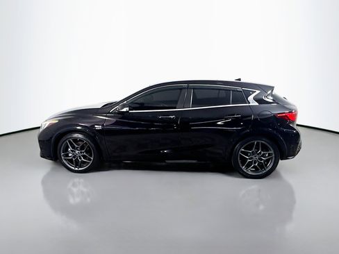 Used 2017 INFINITI QX30 Sport FWD image 6