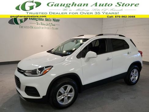 Used 2017 Chevrolet Trax LT w/ LT Convenience Package AWD/4WD image 1