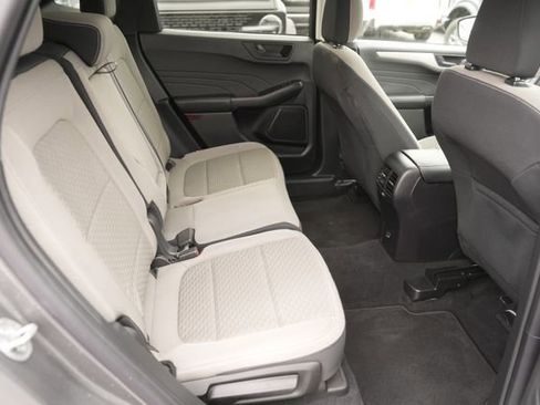 Used 2022 Ford Escape SE w/ SE Sport Appearance Package image 15