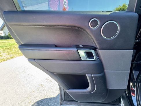 Used 2016 Land Rover Range Rover Sport HSE image 29