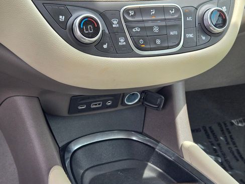 Used 2024 Chevrolet Malibu LT image 26