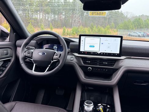 New 2026 Ford Explorer Platinum image 35