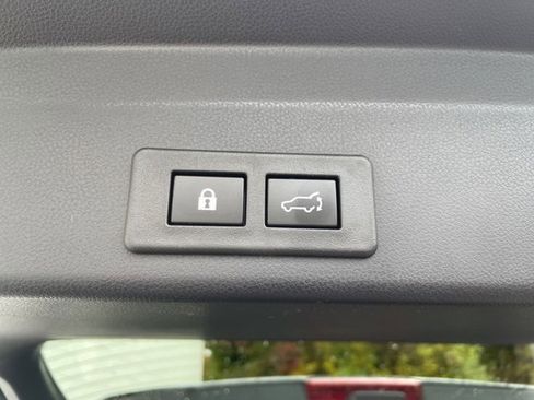 Used 2023 Subaru Ascent Touring image 12