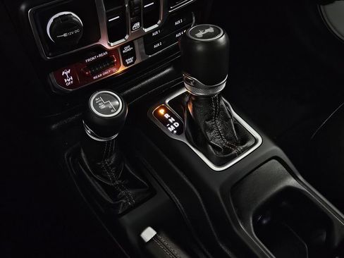 Used 2022 Jeep Wrangler Unlimited Rubicon w/ Xtreme Recon 35" Tire Package image 18