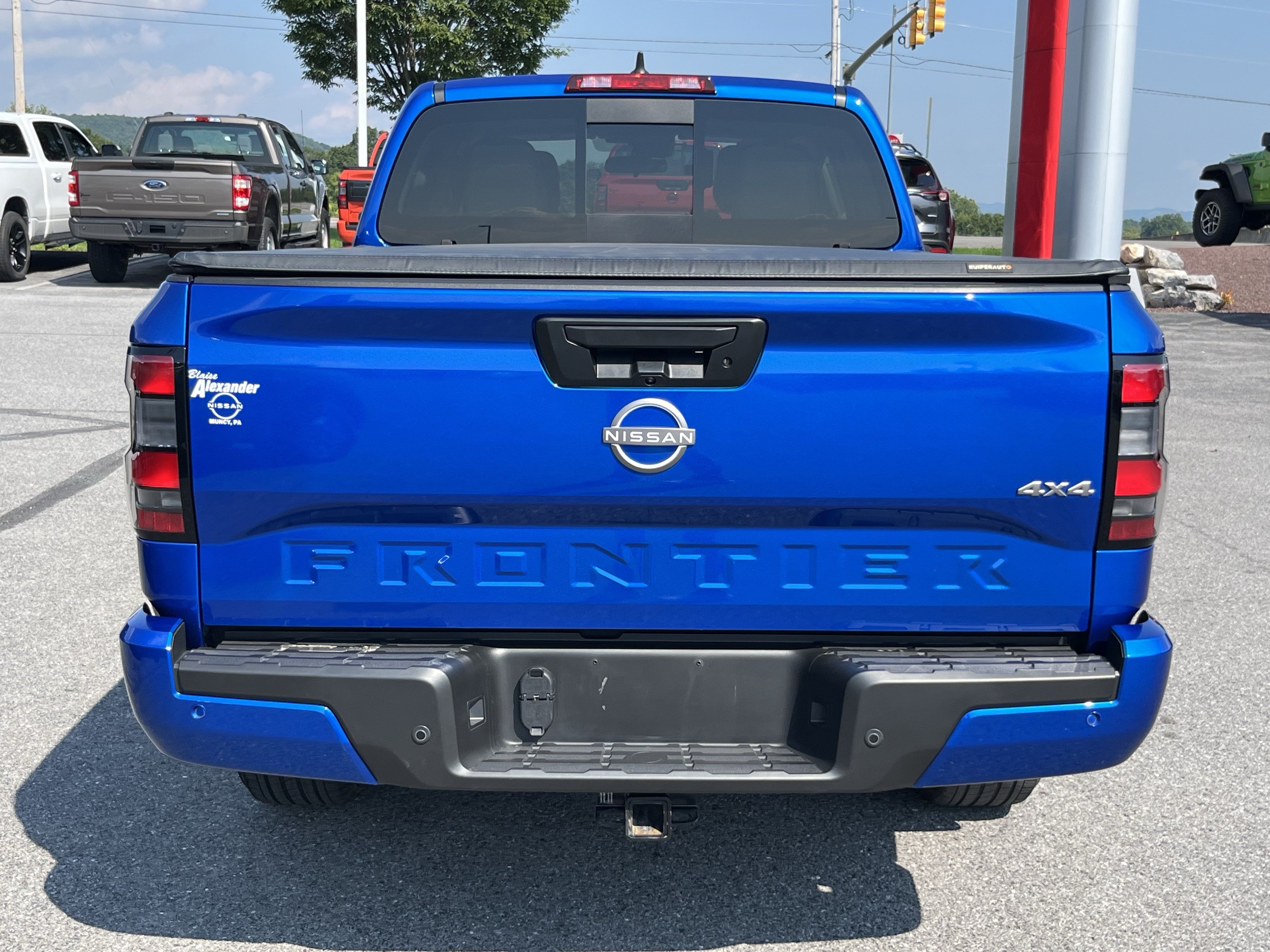 Used 2025 Nissan Frontier SV w/ SV Convenience Package AWD/4WD image 6
