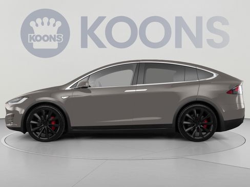 Used 2017 Tesla Model X 75D AWD/4WD image 2