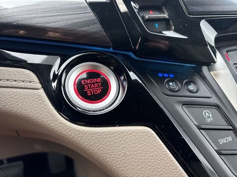 Used 2024 Honda Odyssey Elite image 7