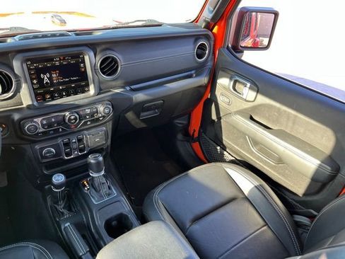 Used 2023 Jeep Wrangler Unlimited Sahara w/ Cold Weather Group AWD/4WD image 10
