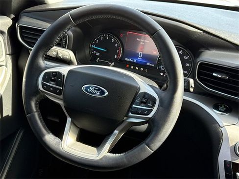 Used 2021 Ford Explorer XLT w/ Equipment Group 202A image 14